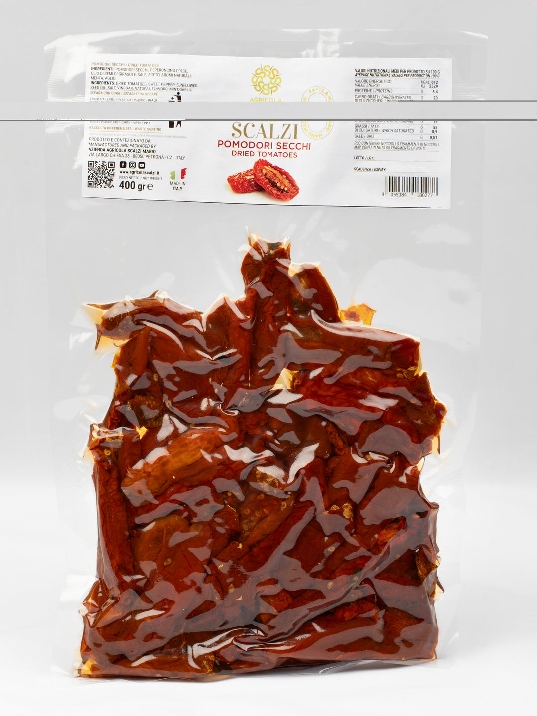 Pomodori secchi conditi aperitivo e cucina mediterranea